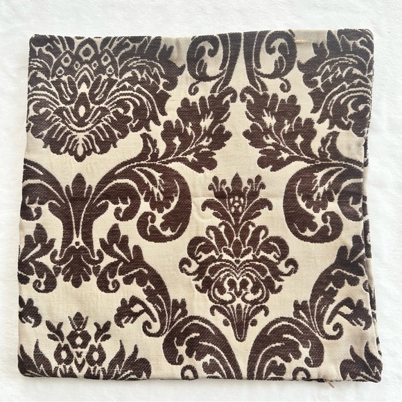 Bombay Company Pair of Damask Print Decorative Pillow Cases - Picture 5 of 9